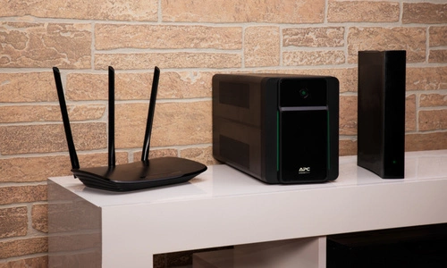 UPS APC Back-UPS 1600VA Tower 900W 6x C13 BX1600MI